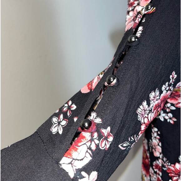 NWT Gypsies & Moondust Gigi Printed Keyhole Top Bell Sleeves Women's Size small - Picture 15 of 16